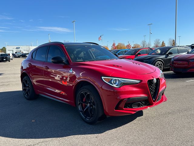 2022 Alfa Romeo Stelvio Quadrifoglio photo 3