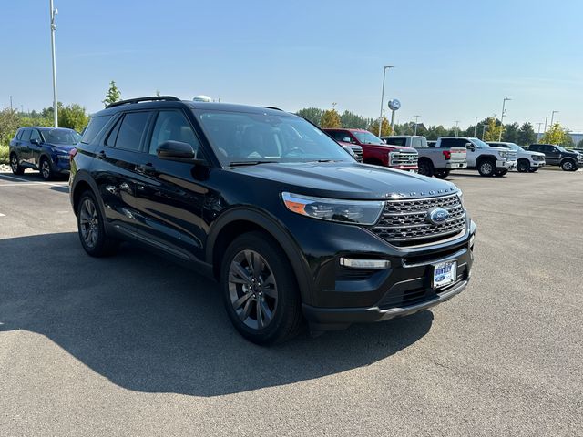 2023 Ford Explorer XLT photo 3