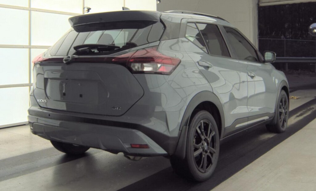 Used 2023 Nissan Kicks SR SUV