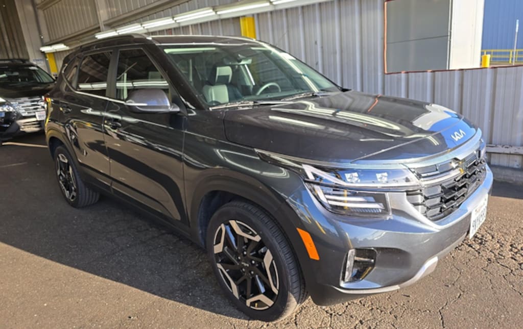 Used 2025 Kia Seltos SX SUV