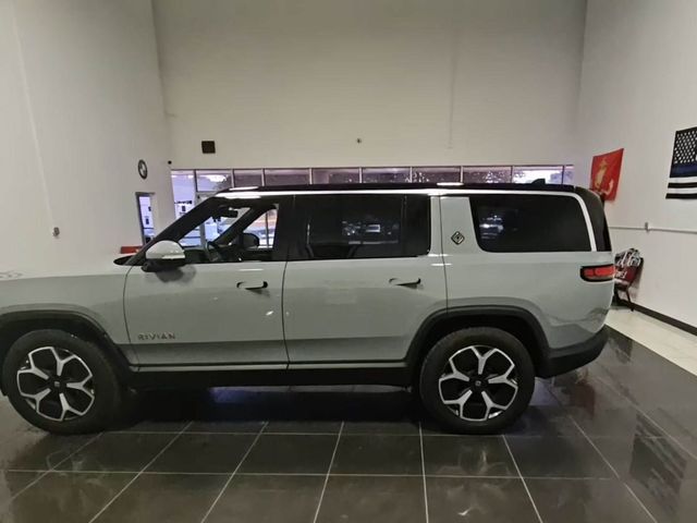2023 Rivian R1S Adventure photo 2