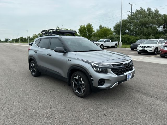 2024 Kia Seltos EX photo 3