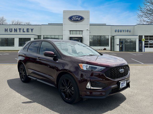 2022 Ford Edge ST photo 3