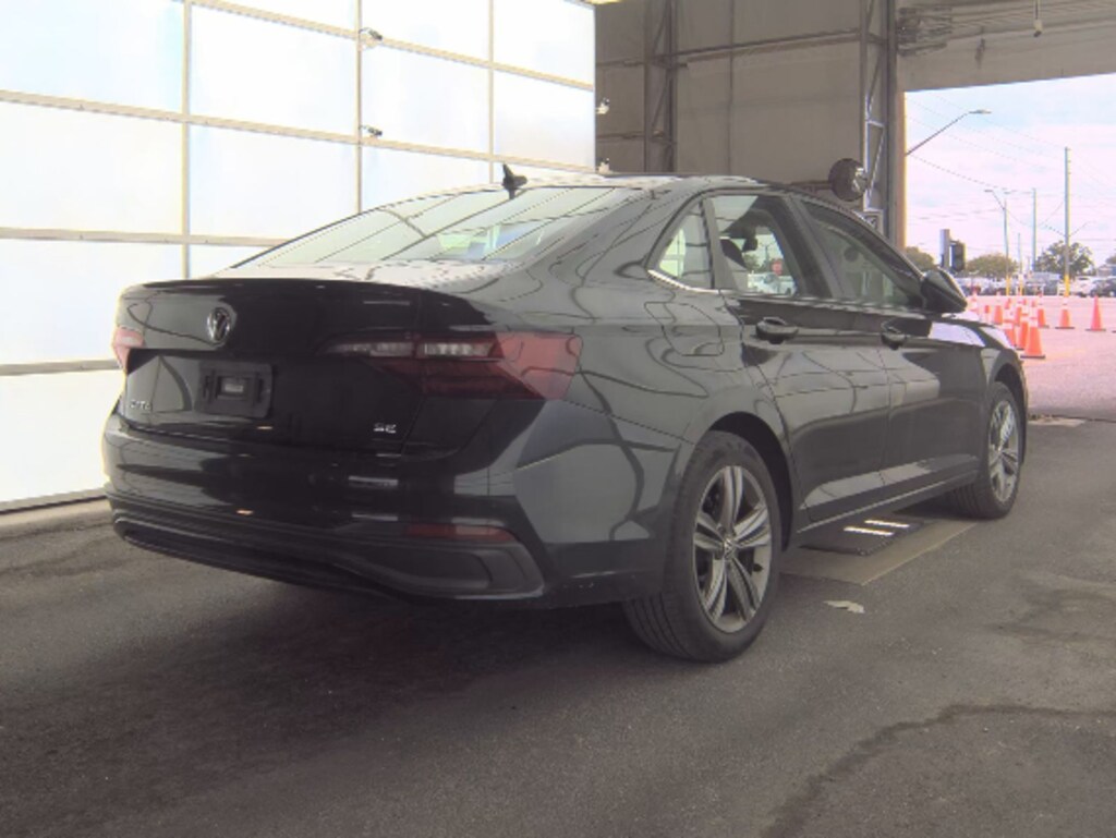 Used 2024 Volkswagen Jetta 1.5T SE Sedan