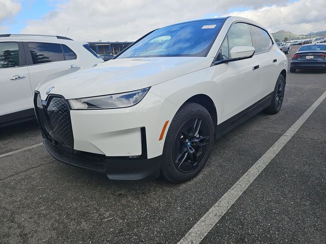2023 BMW iX xDrive50's photo