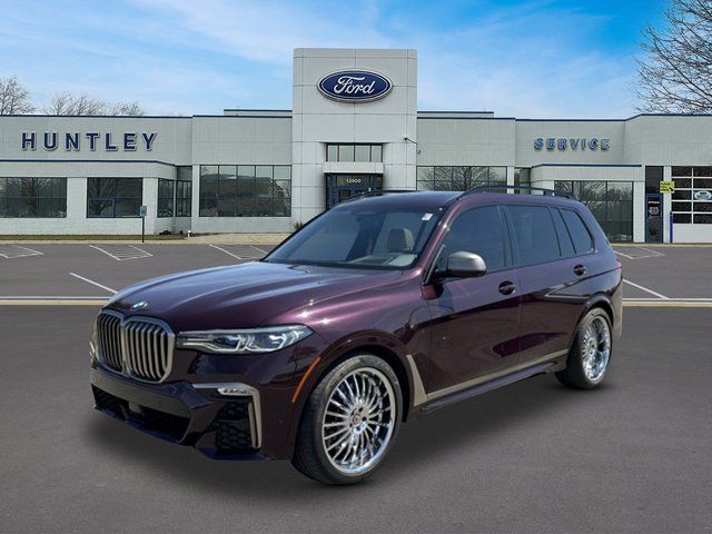 2021 BMW X7 M50i's photo