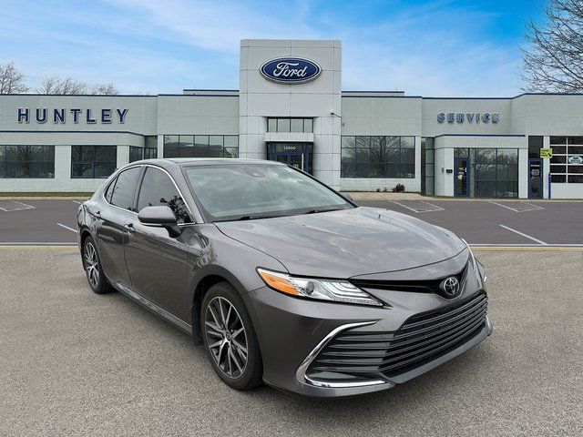 2024 Toyota Camry XLE photo 2