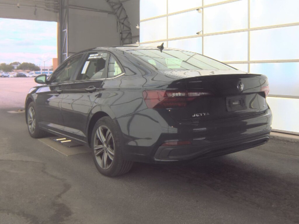 Used 2024 Volkswagen Jetta 1.5T SE Sedan