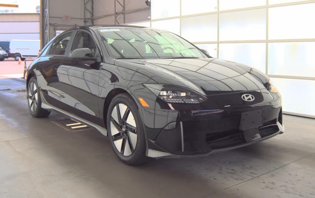 Used 2024 Hyundai IONIQ 6 SE with VIN KMHM24AC5RA077560 for sale in Huntley, IL