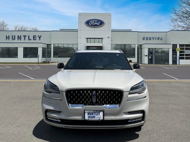 2021 Lincoln Aviator Grand Touring photo 2