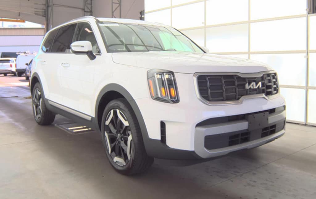 Used 2024 Kia Telluride S SUV