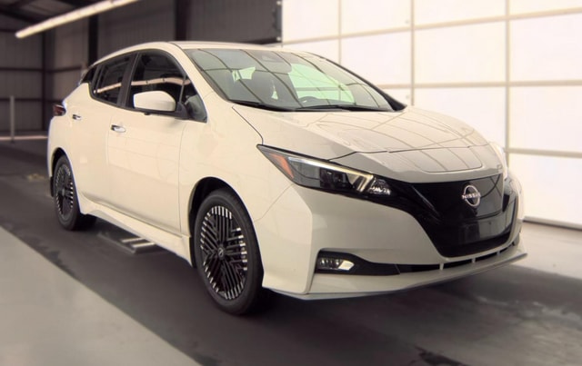 Used 2025 Nissan Leaf SV PLUS with VIN 1N4CZ1CV8SC561604 for sale in Huntley, IL