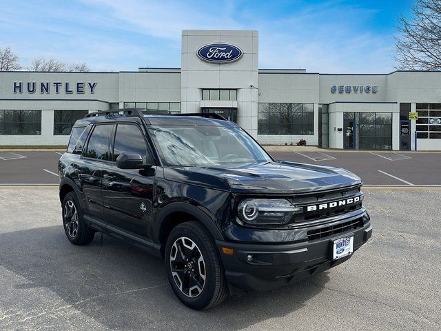 2024 Ford Bronco Sport Outer Banks photo 3