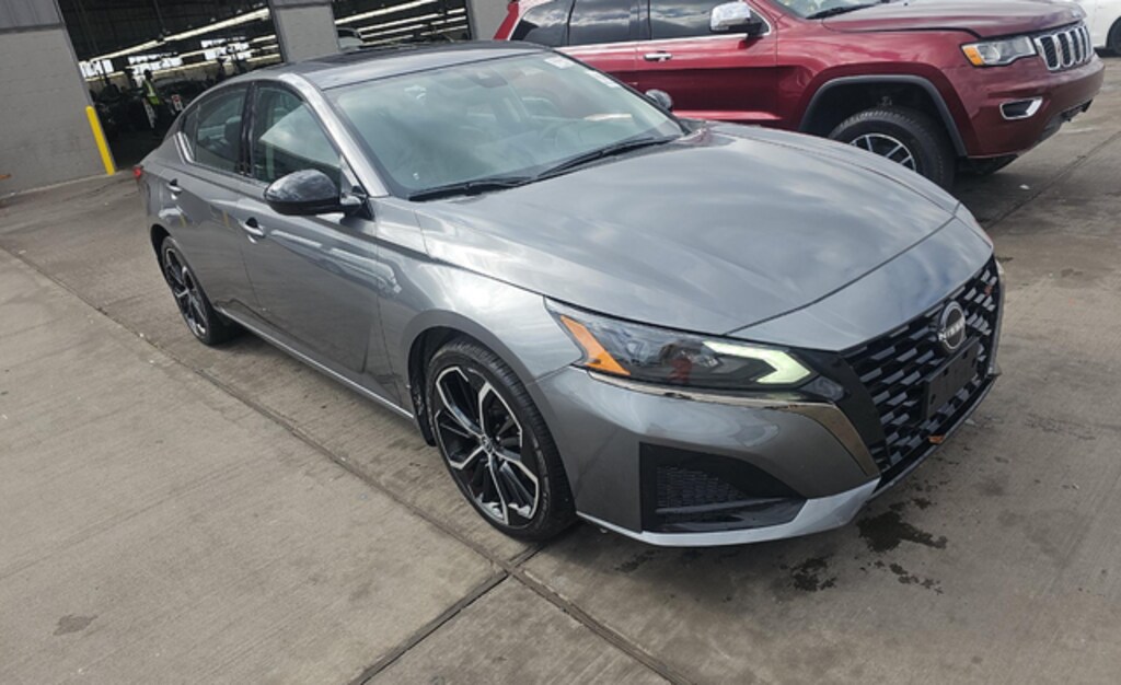 Used 2024 Nissan Altima 2.5 SR Sedan