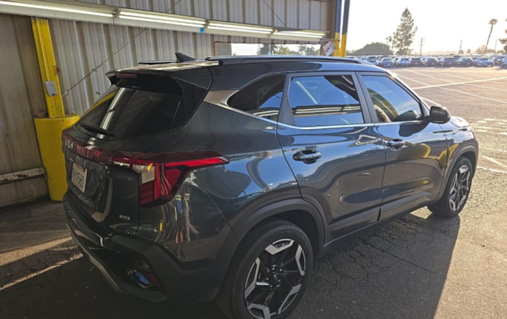 Used 2025 Kia Seltos SX SUV