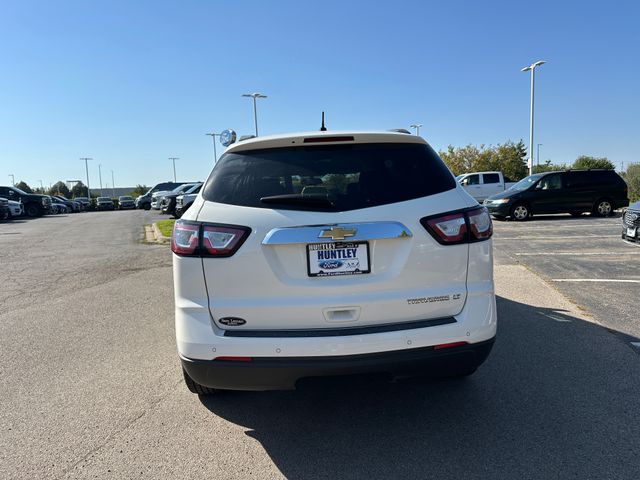 2015 Chevrolet Traverse 2LT photo 4