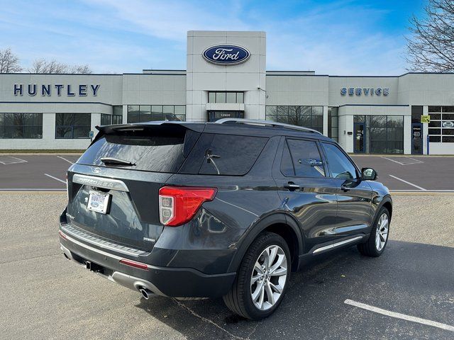 2022 Ford Explorer Platinum photo 2