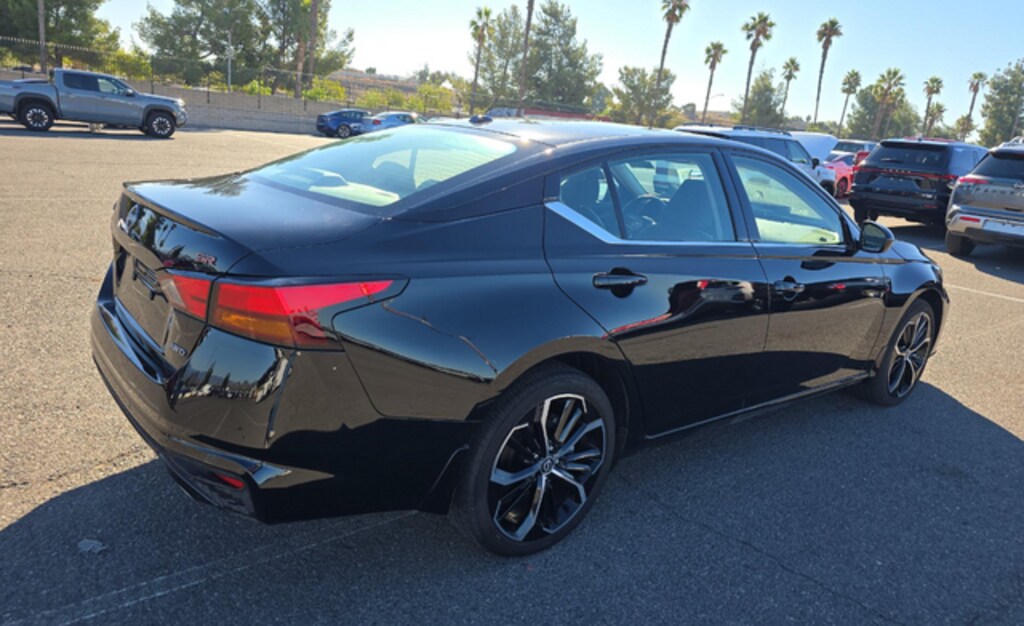 Used 2024 Nissan Altima 2.5 SR Sedan