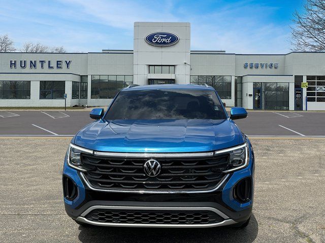2024 Volkswagen Atlas Cross Sport SE Technology photo 2