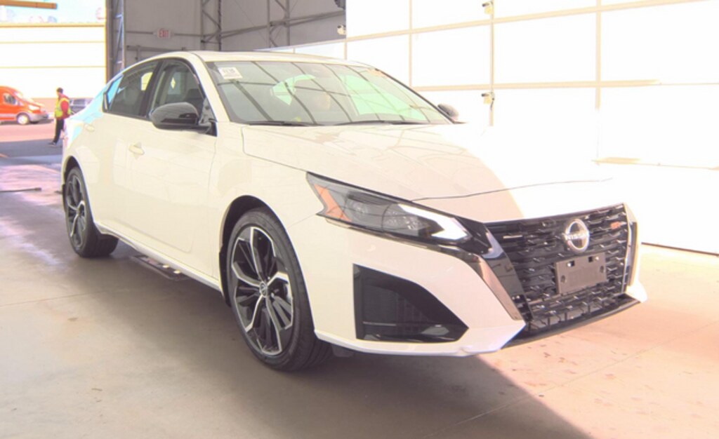 Used 2024 Nissan Altima 2.5 SR Sedan