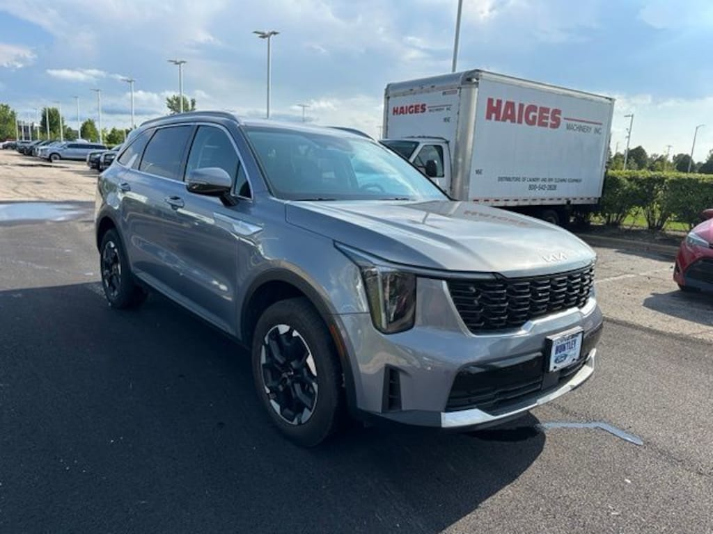 Used 2025 Kia Sorento S SUV