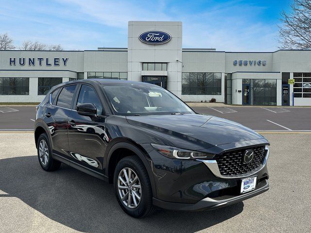 2023 Mazda CX-5 2.5 S Preferred photo 2