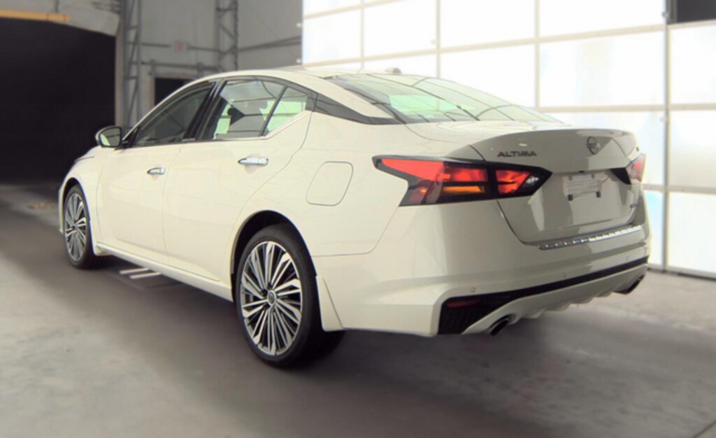 Used 2023 Nissan Altima 2.5 SL Sedan