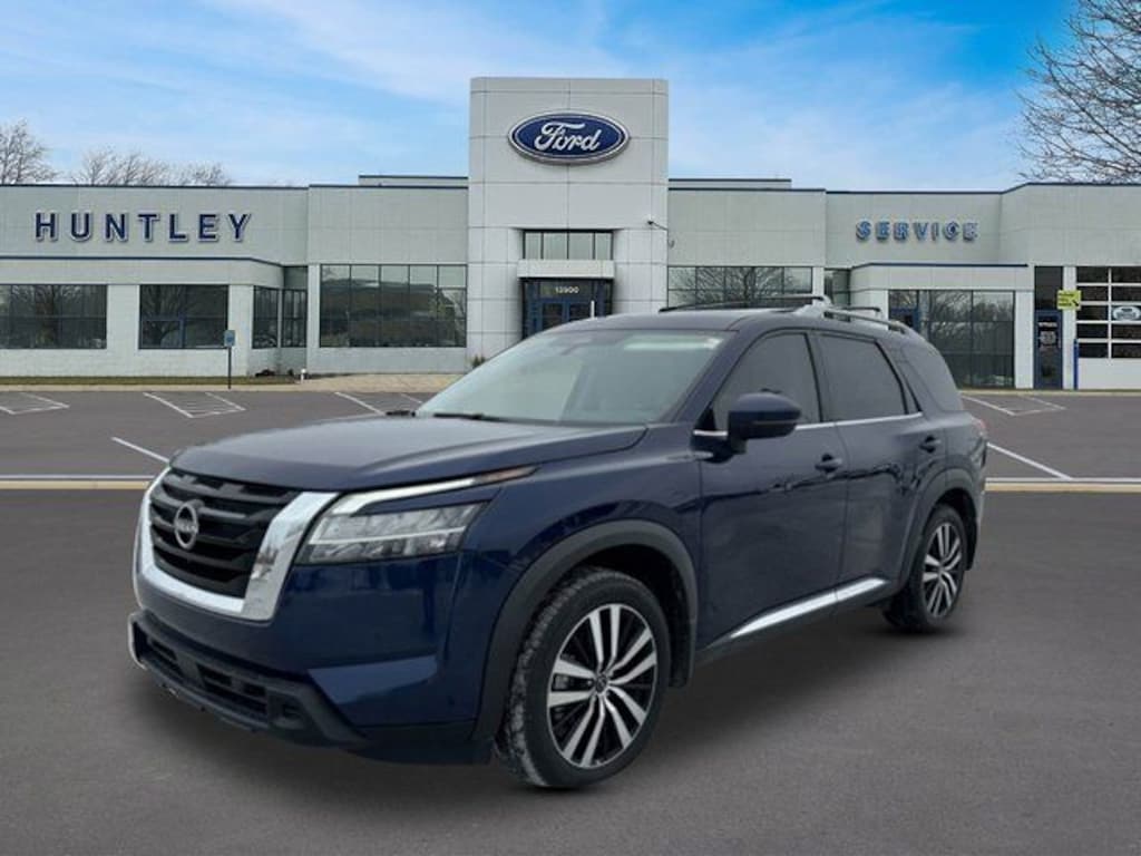 Used 2024 Nissan Pathfinder Platinum SUV