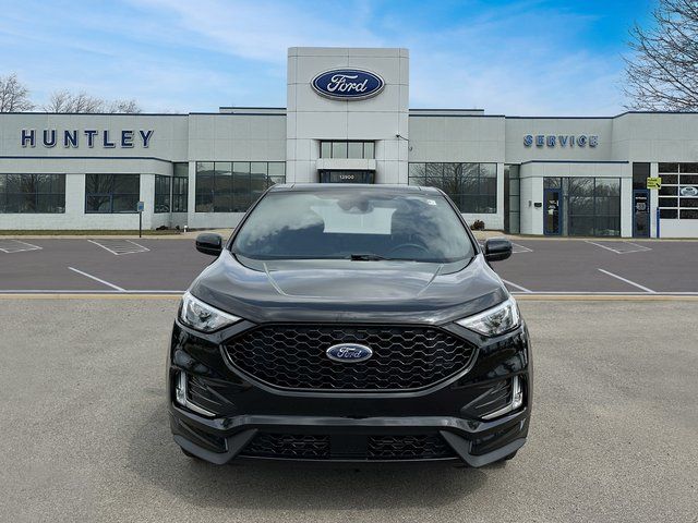 2022 Ford Edge ST photo 2