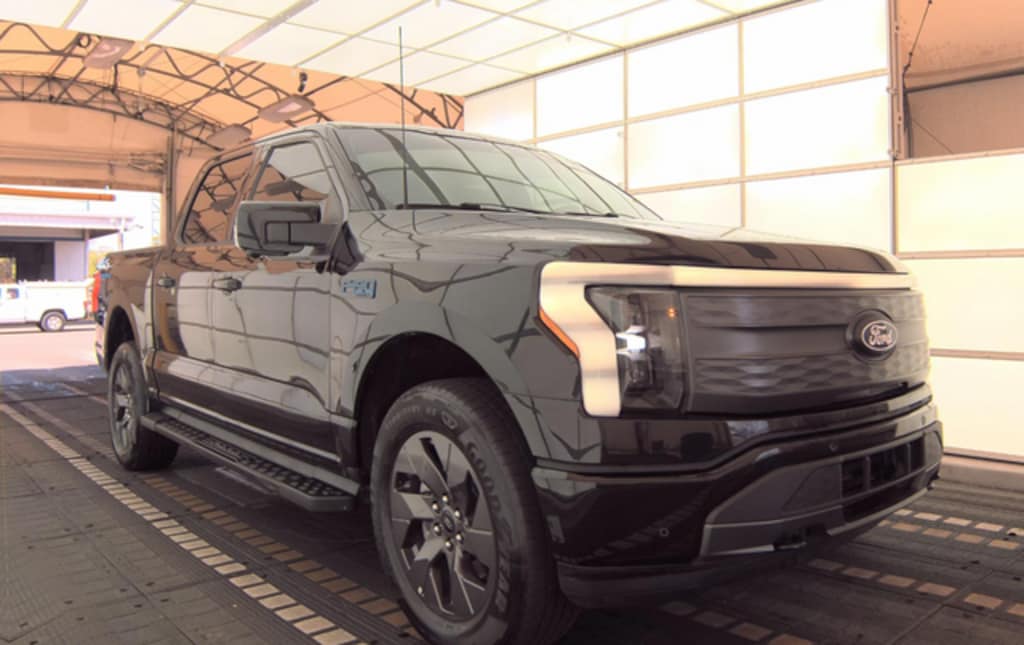 Used 2024 Ford F-150 Lightning Lariat Truck