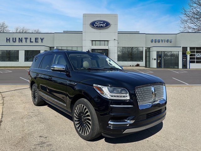2021 Lincoln Navigator Black Label photo 3