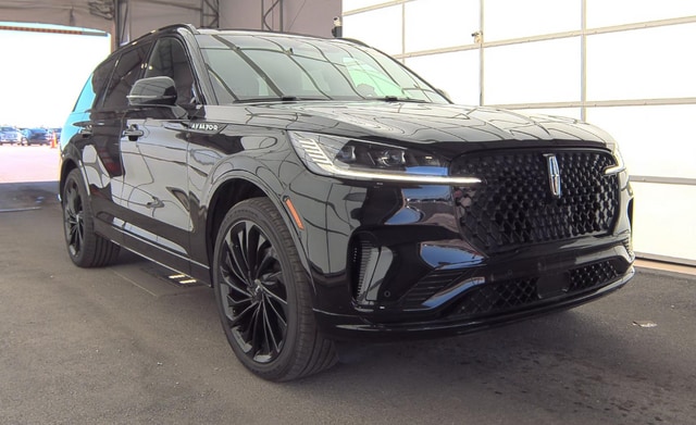 Used 2025 Lincoln Aviator Reserve with VIN 5LM5J7XC4SGL04141 for sale in Huntley, IL