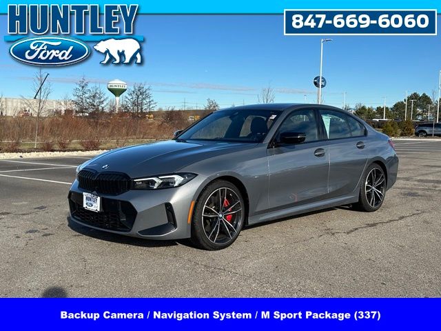 2023 BMW 3 Series 330's photo