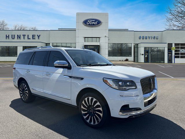 2022 Lincoln Navigator Black Label photo 3