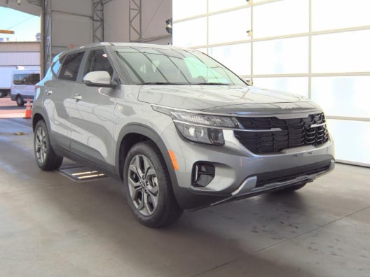 Used 2024 Kia Seltos LX with VIN KNDEPCAA8R7504956 for sale in Huntley, IL