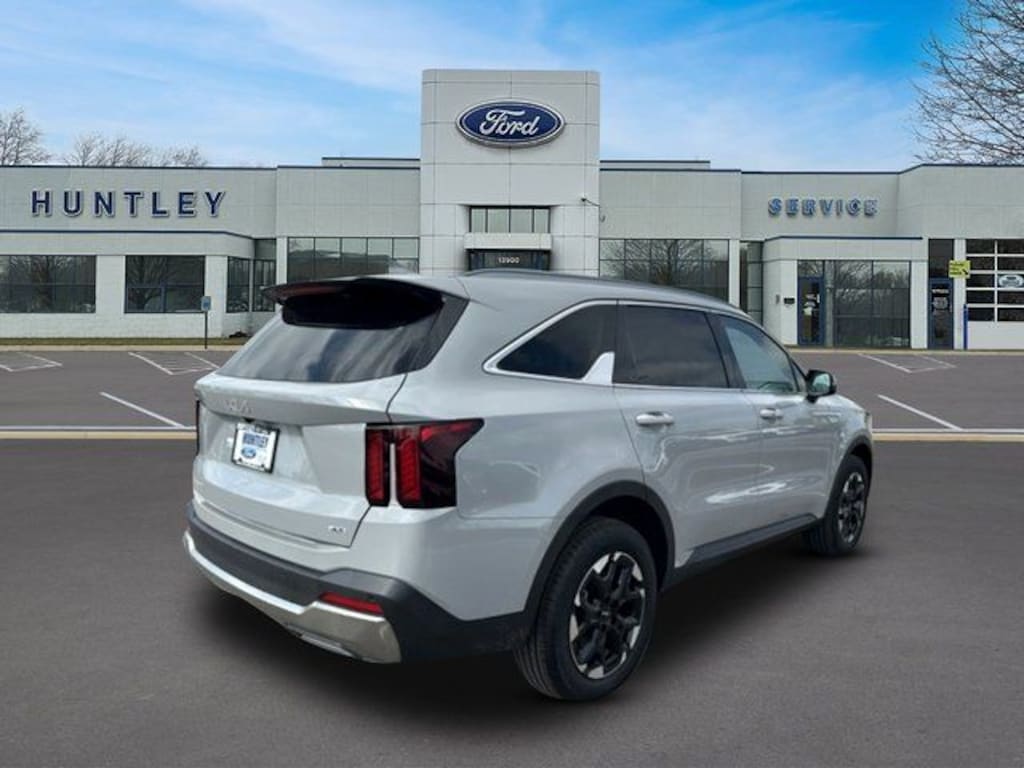 Used 2025 Kia Sorento S SUV