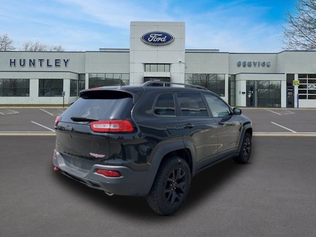 Used 2016 Jeep Cherokee Trailhawk SUV