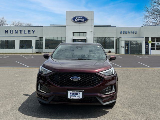 2022 Ford Edge ST photo 2