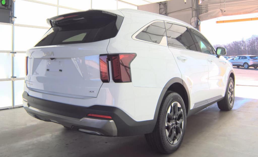 Used 2025 Kia Sorento S SUV
