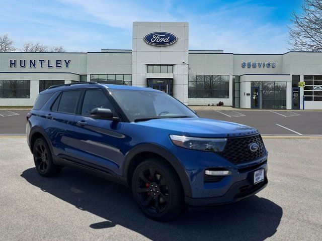 2023 Ford Explorer ST photo 3