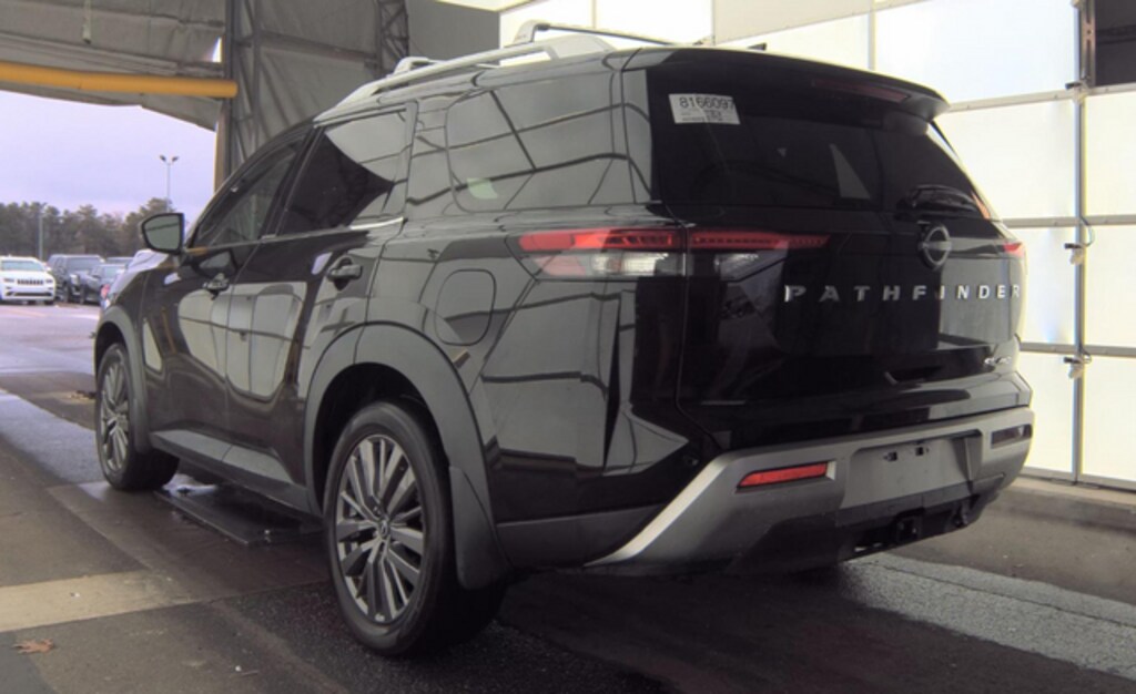 Used 2023 Nissan Pathfinder SL SUV