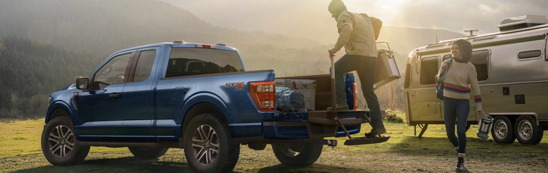 2023 Ford F-150 people loading bed