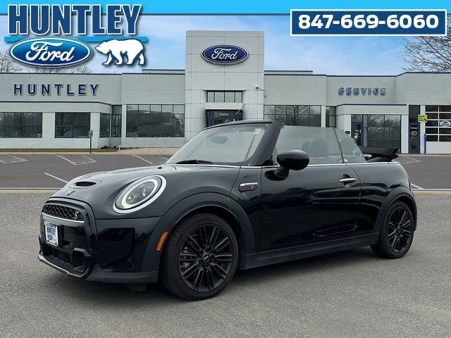 2024 MINI Convertible S's photo