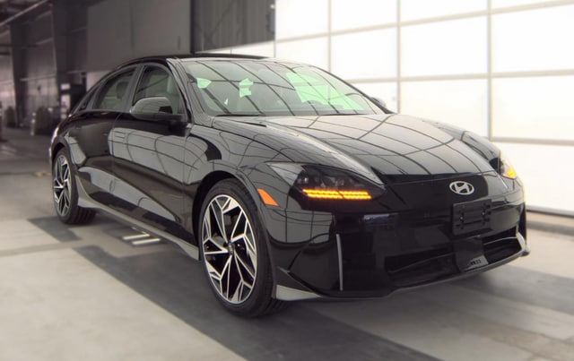 Used 2023 Hyundai IONIQ 6 SEL with VIN KMHM34ACXPA033452 for sale in Huntley, IL