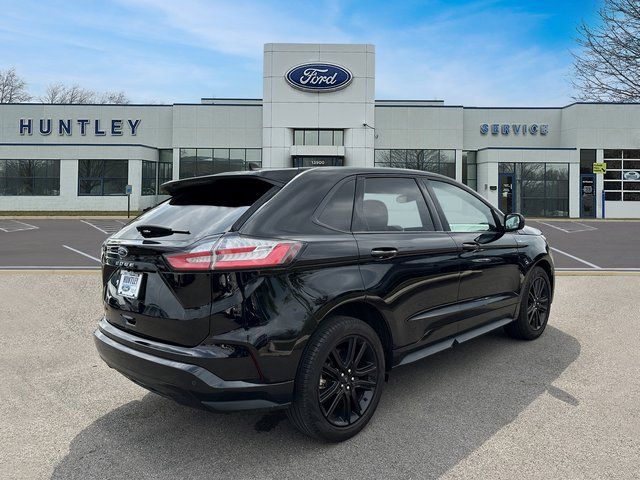 2022 Ford Edge ST photo 4