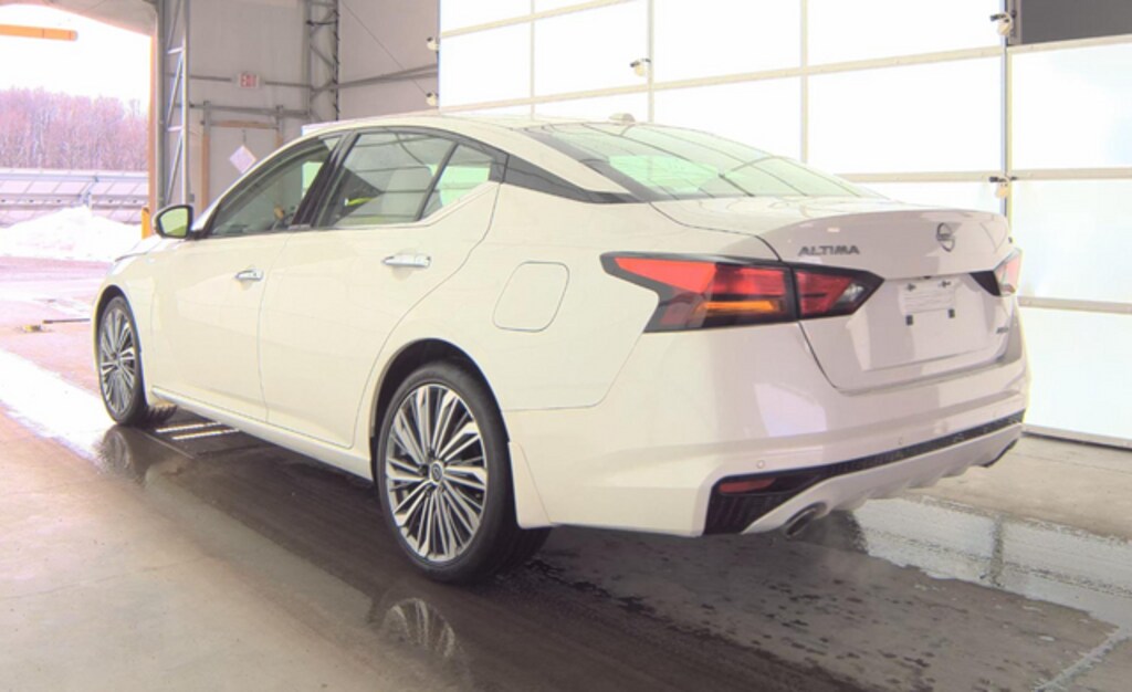 Used 2024 Nissan Altima 2.5 SL Sedan