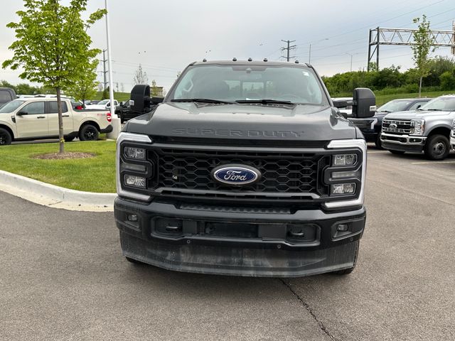 2023 Ford F-250 Lariat photo 2