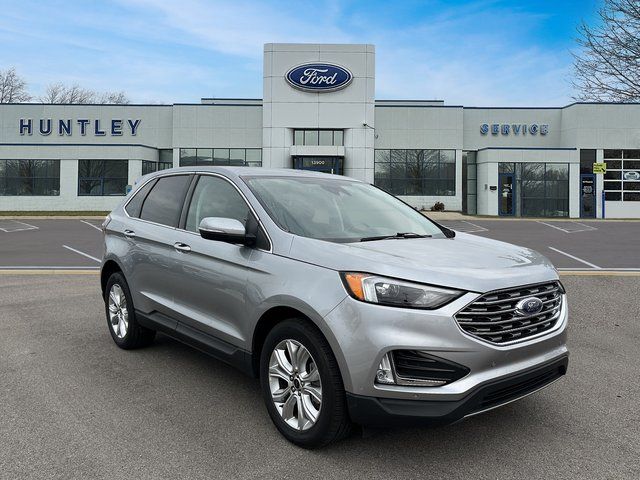 2024 Ford Edge Titanium photo 3