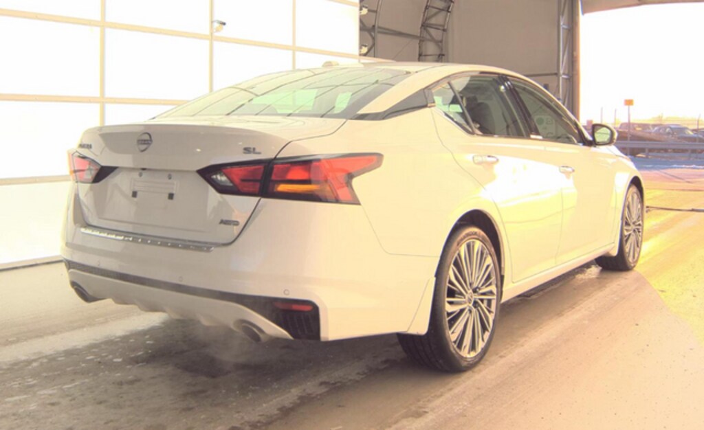 Used 2023 Nissan Altima 2.5 SL Sedan