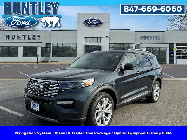 2022 Ford Explorer Platinum's photo